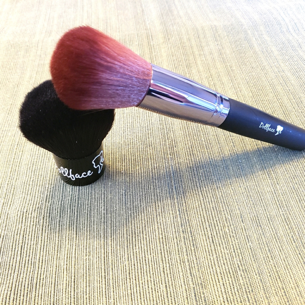Makeup brushes